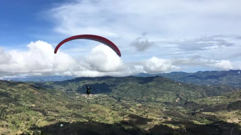 El parapente será protagonista en la "Cuna mundial del tejo", sus cielos se vestirán de colores