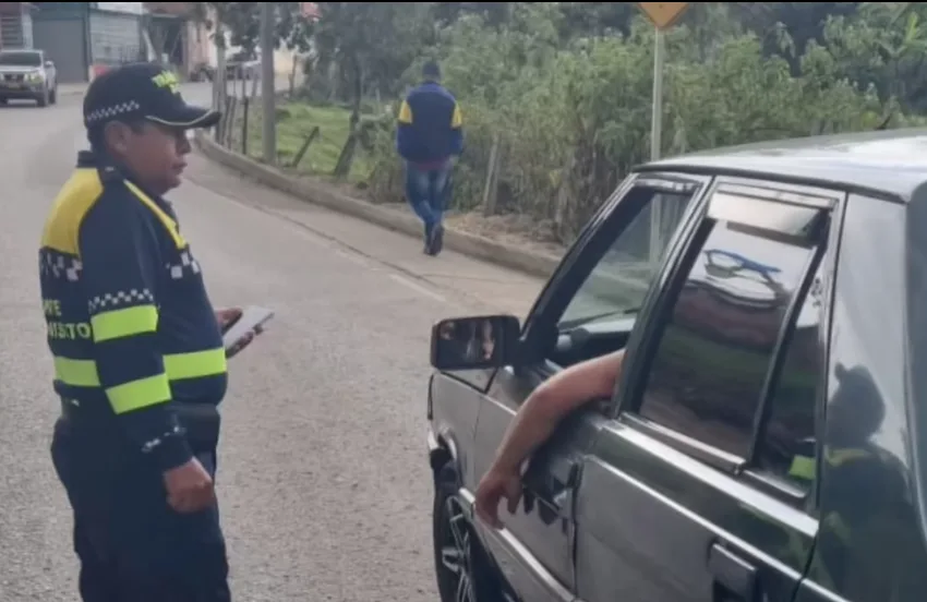 Alcalde de Ramiriquí se fue ‘de frente’ contra la directora del ITBOY por un operativo de transito