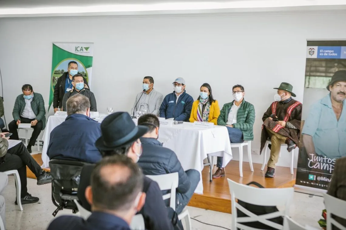 Titulación de tierras, comercialización, proyectos productivos y financiamiento, entre los compromisos adquiridos con productores de Laguna de Tota
