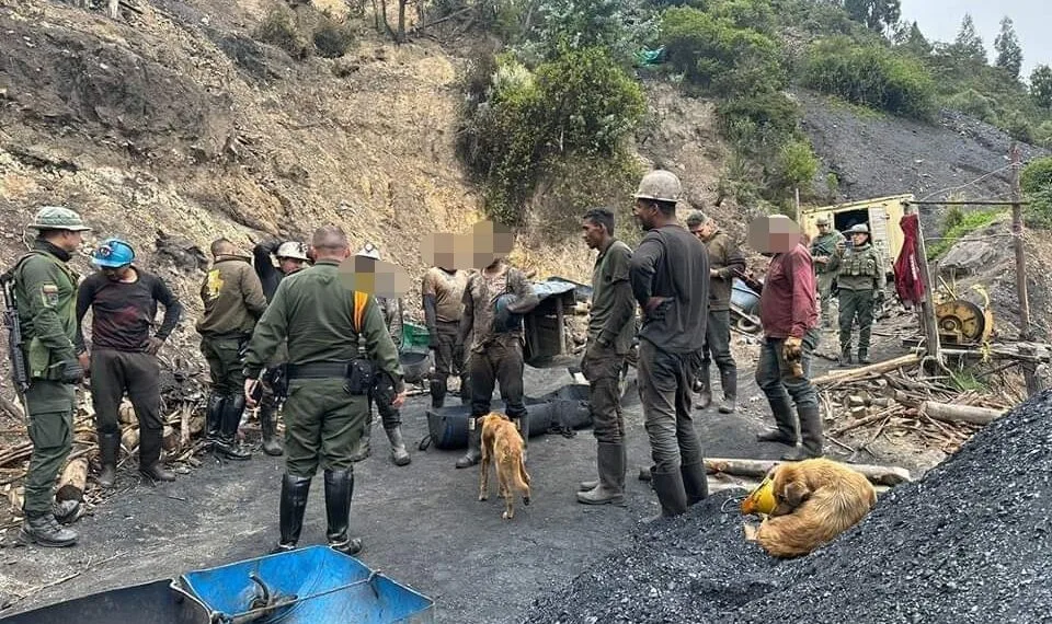 16 personas capturadas y seis minas selladas, deja operativo contra la minería informal en Ráquira