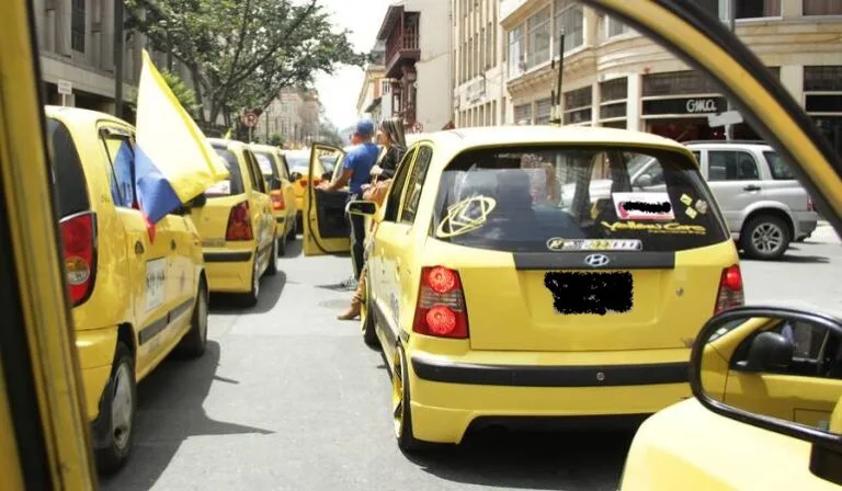 Taxistas de Tunja y Duitama se unen a la protesta nacional del gremio este miércoles